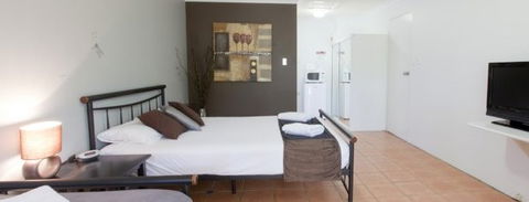 Bay Of Palms - Kalgoorlie Accommodation 5
