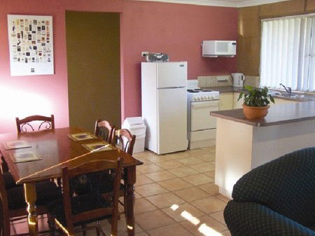 Adinfern Estate - Kalgoorlie Accommodation 2