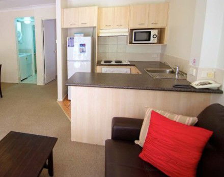 Island Beach Resort - Kalgoorlie Accommodation 1