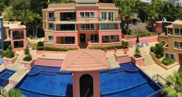 Martinique Whitsunday - Kalgoorlie Accommodation 3