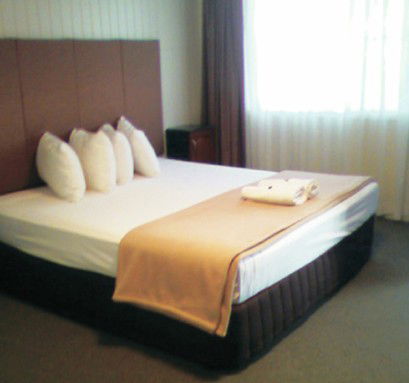 Country Plaza Motor Inn - Kalgoorlie Accommodation 2