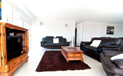 SURFERS CHALET HOLIDAY APARTMENTS - Kalgoorlie Accommodation 1