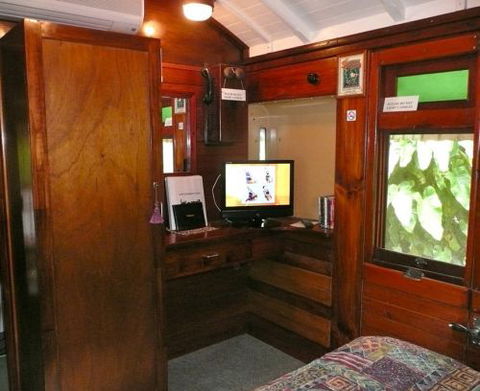 Mt Nebo Railway Carriage & Chalet - Kalgoorlie Accommodation 2