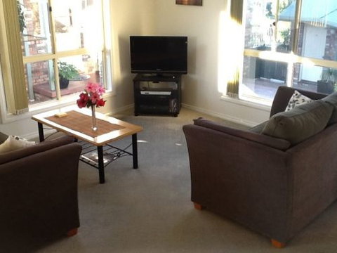 Captain's Quarters - Kalgoorlie Accommodation 2