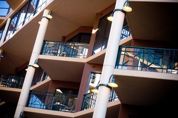 Amora Riverwalk Melbourne - Kalgoorlie Accommodation 11