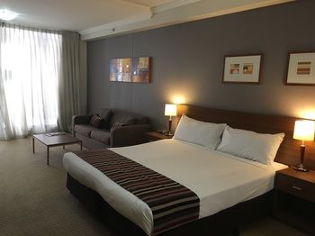 APX Darling Harbour - Kalgoorlie Accommodation 1