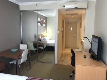 APX Darling Harbour - Kalgoorlie Accommodation 2