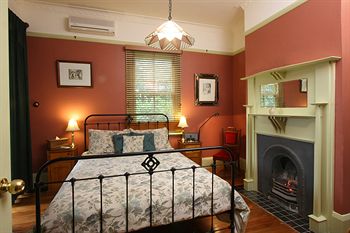 Moments Mountain Retreat - Kalgoorlie Accommodation 3
