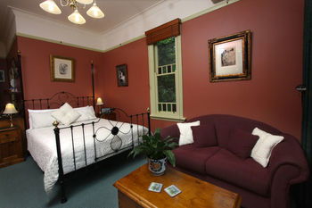 Moments Mountain Retreat - Kalgoorlie Accommodation 12
