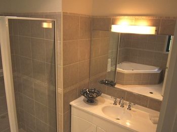 Whispering Pines Chalet & Cottages - Kalgoorlie Accommodation 22