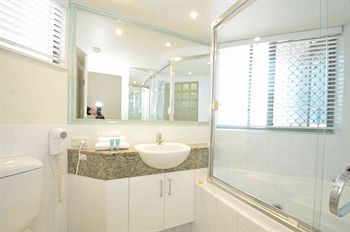 Malibu Mooloolaba - Kalgoorlie Accommodation 1