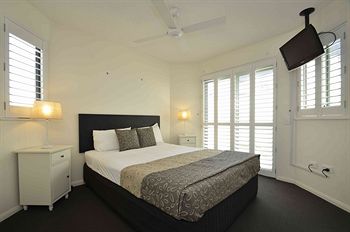 Malibu Mooloolaba - Kalgoorlie Accommodation 7