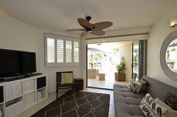 Malibu Mooloolaba - Kalgoorlie Accommodation 13