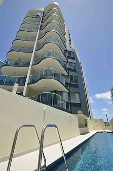 Malibu Mooloolaba - Kalgoorlie Accommodation 16