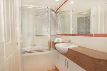 Malibu Mooloolaba - Kalgoorlie Accommodation 36