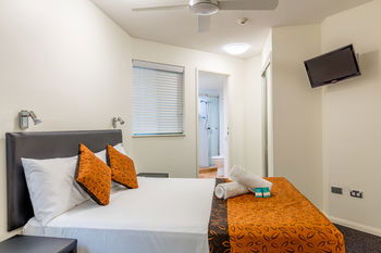 Malibu Mooloolaba - Kalgoorlie Accommodation 42