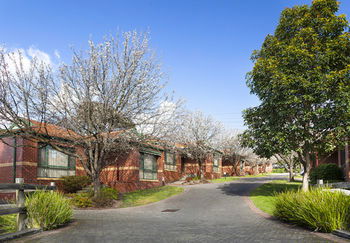 Apartments @ Mt Waverley - Kalgoorlie Accommodation 24