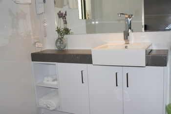 Noosa River Retreat - Kalgoorlie Accommodation 10
