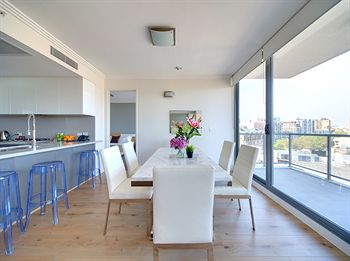 Zara Tower - Luxury Suites And Apartments - Kalgoorlie Accommodation 3