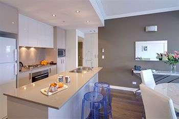 Zara Tower - Luxury Suites And Apartments - Kalgoorlie Accommodation 24