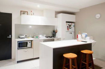 Inner Melbourne Serviced Apartments - Kalgoorlie Accommodation 20