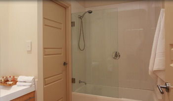 H Boutique Hotel - Kalgoorlie Accommodation 12