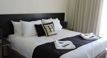H Boutique Hotel - Kalgoorlie Accommodation 13