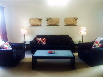 Australian Home Away @ East Doncaster George - Kalgoorlie Accommodation 1