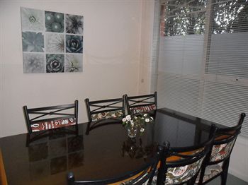 Australian Home Away @ Box Hill 21 - Kalgoorlie Accommodation 11