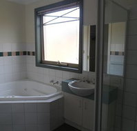 Australian Home Away  Box Hill 32 - Kalgoorlie Accommodation