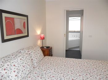 Australian Home Away @ Box Hill 32 - Kalgoorlie Accommodation 5