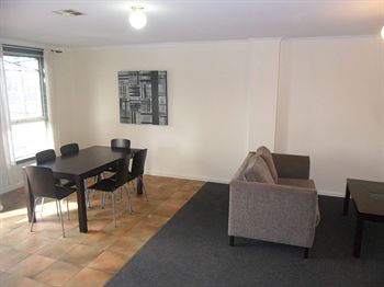 Australian Home Away @ Box Hill 32 - Kalgoorlie Accommodation 10