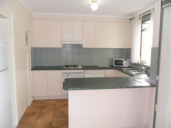 Australian Home Away @ Box Hill 32 - Kalgoorlie Accommodation 11