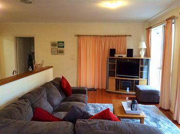 Australian Home Away @ Doncaster Grange Park - Kalgoorlie Accommodation 14