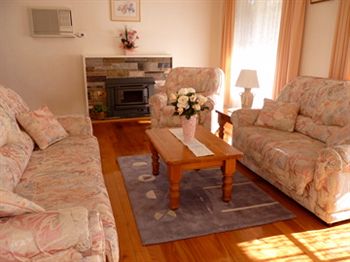 Australian Home Away @ Doncaster Grange Park - Kalgoorlie Accommodation 15