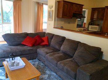Australian Home Away @ Doncaster Grange Park - Kalgoorlie Accommodation 17