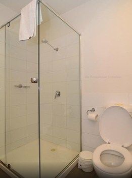 Albert Road Serviced Apartments - Kalgoorlie Accommodation 9