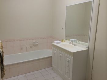 Australian Home Away Ringwood @ Bardia - Kalgoorlie Accommodation 1