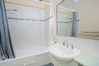 Ingenia Holidays Lake Macquarie - Kalgoorlie Accommodation 14