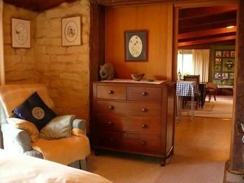 The Burrow At Wombat Bend - Kalgoorlie Accommodation 12