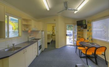 Alex Beach Cabins - Kalgoorlie Accommodation 13