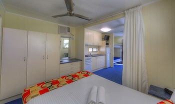Alex Beach Cabins - Kalgoorlie Accommodation 26