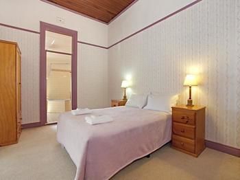 The Victoria & Albert Guesthouse - Kalgoorlie Accommodation 4