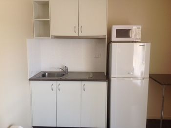 Ashton Townhouse Motel And Suites - Kalgoorlie Accommodation 9
