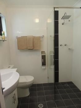 Forest Lodge Motor Inn & Restaurant - Kalgoorlie Accommodation 2