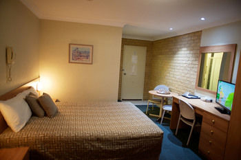 Forest Lodge Motor Inn & Restaurant - Kalgoorlie Accommodation 10