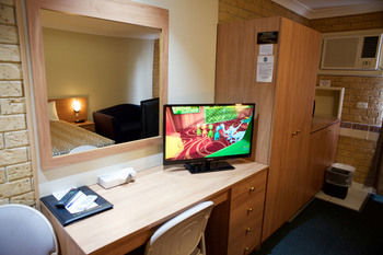 Forest Lodge Motor Inn & Restaurant - Kalgoorlie Accommodation 12