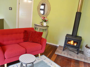 Apple Tree Cottage & Studio - Kalgoorlie Accommodation 14
