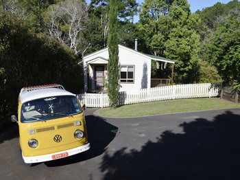 Apple Tree Cottage & Studio - Kalgoorlie Accommodation 17