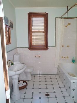 Aaron Cottage - Kalgoorlie Accommodation 4